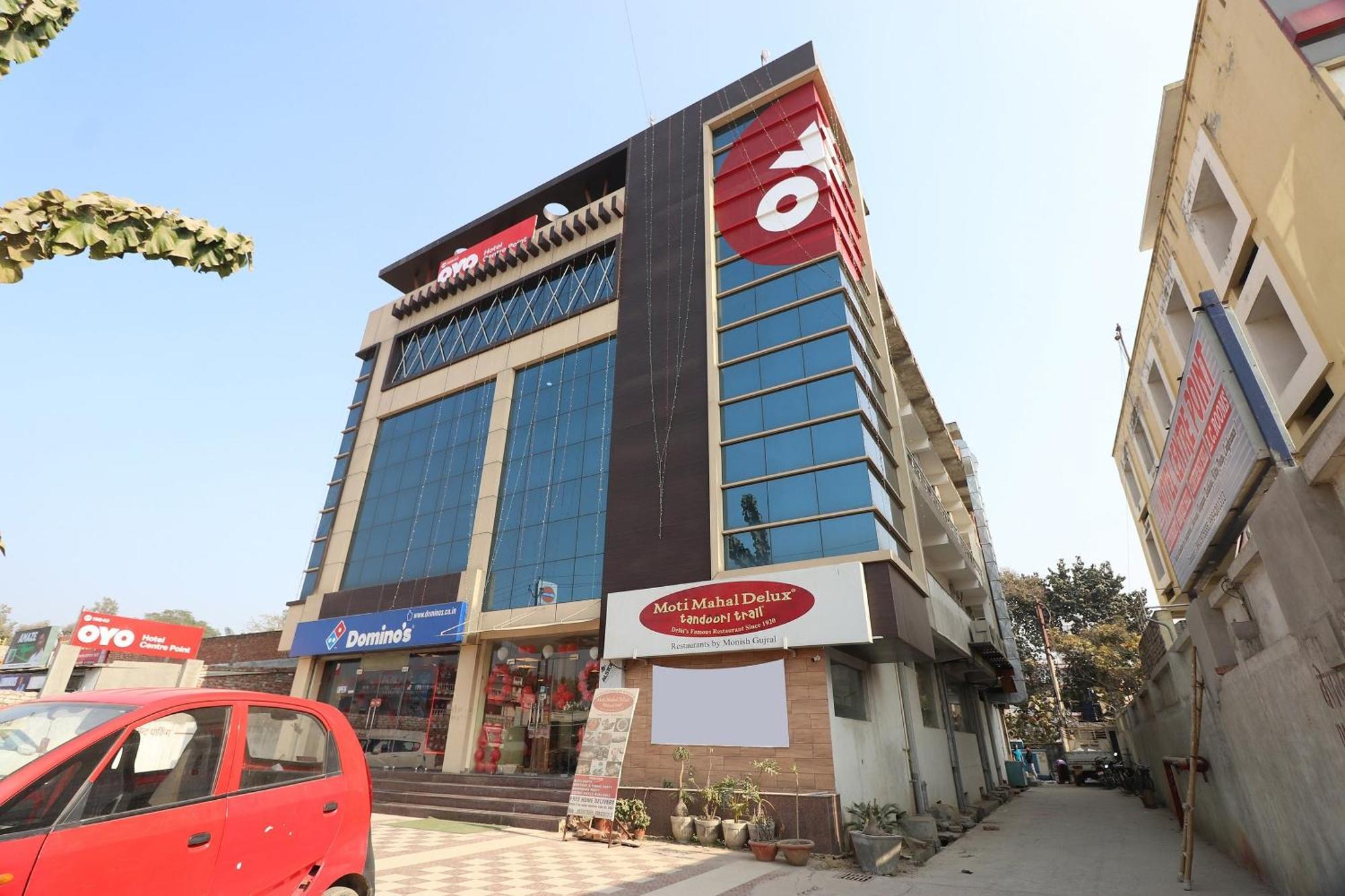 גורקפור Hotel Centre Point מראה חיצוני תמונה
